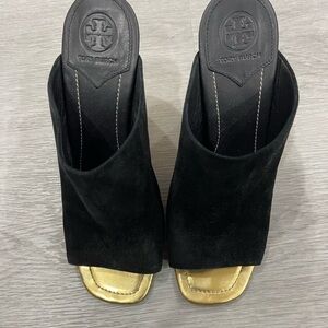 Beautiful Tory Burch shoes size 7 1/2 Original